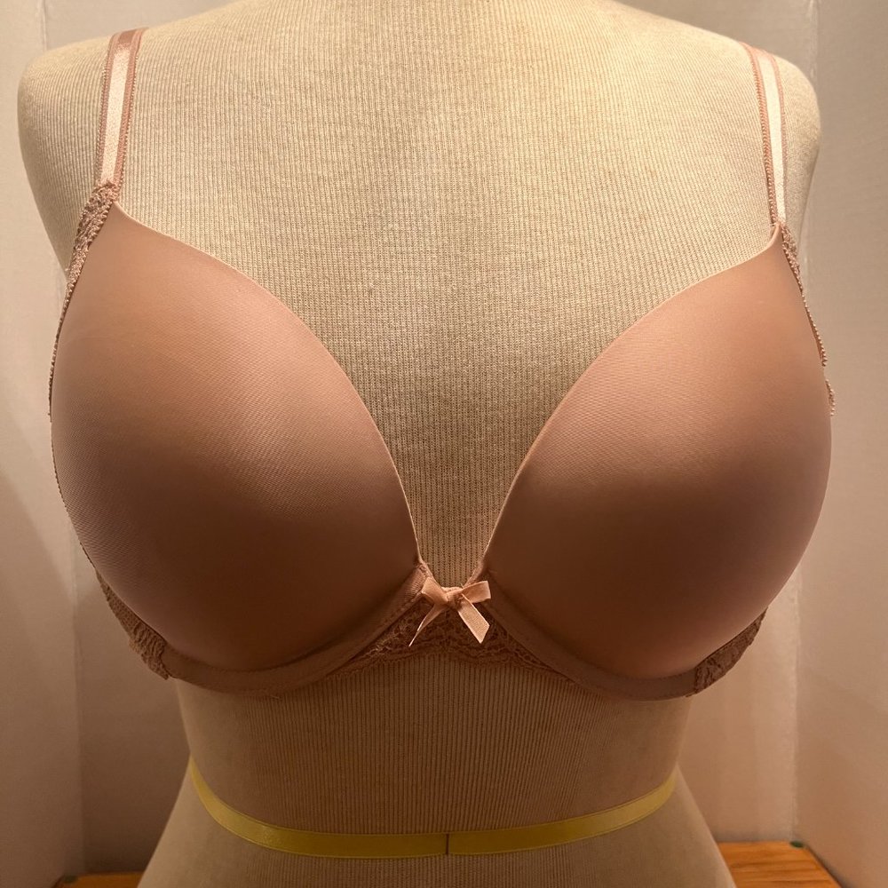 Victoria's Secret Dream Angels Lace Push-up Bra - Blush - Size 38C